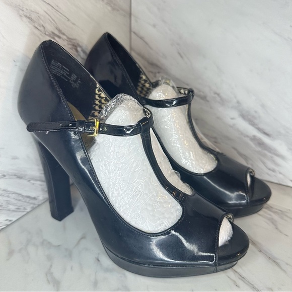 Christian Siriano Shoes - Christian Siriano Strappy Block Heels - Open Toe - Size 7